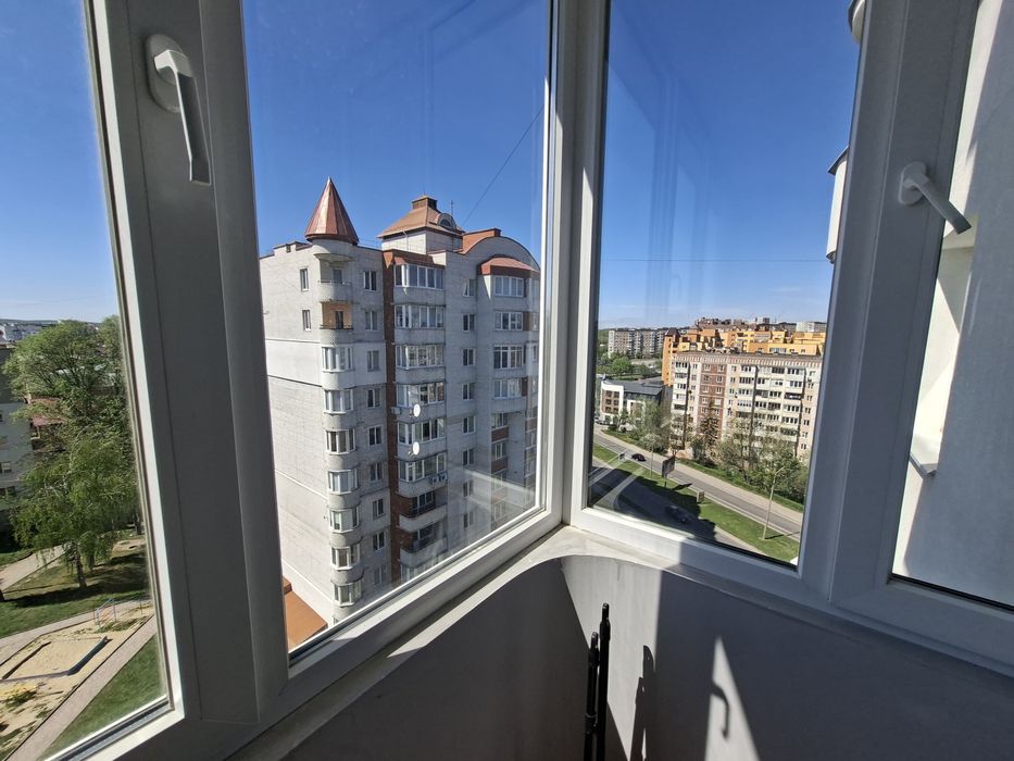 Продаж 2кім квартири по вул.Коновальця