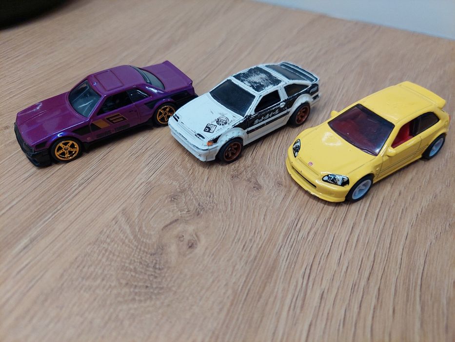 Zestaw Autek Resoraki Hot Wheels Premium  Honda Nissan Toyota