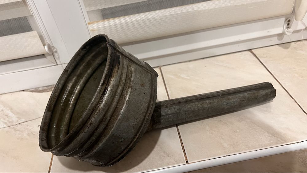 Лійка для палива з сіточкою