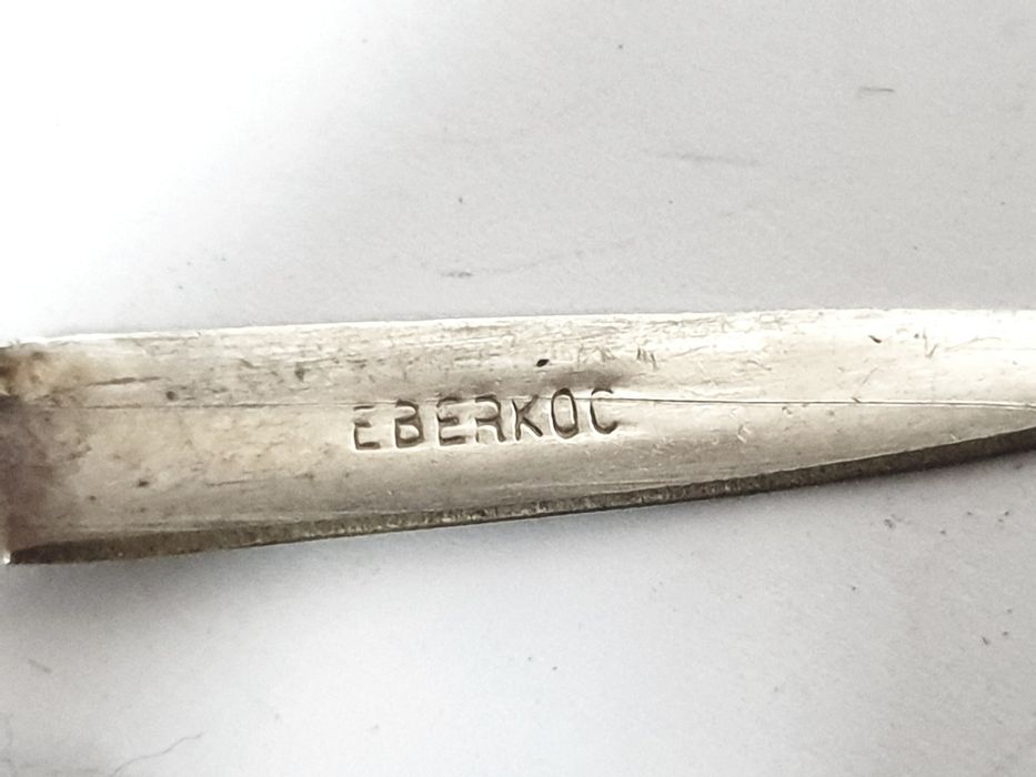 Vintage pregadeira agada com pingentes em prata