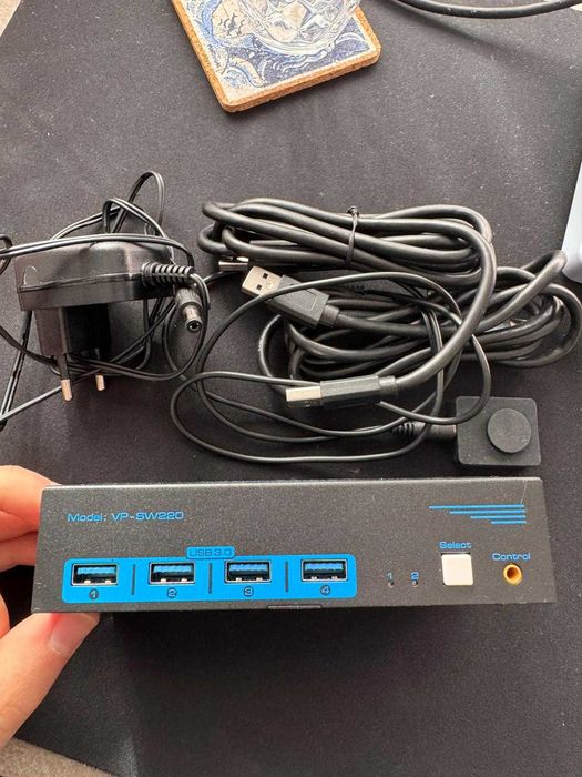 KVM Switch 2PC 2 Monitores novo