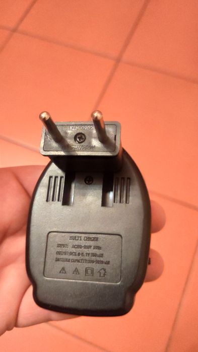 Зарядное устройство для любых аккумуляторов - лягушка зажим