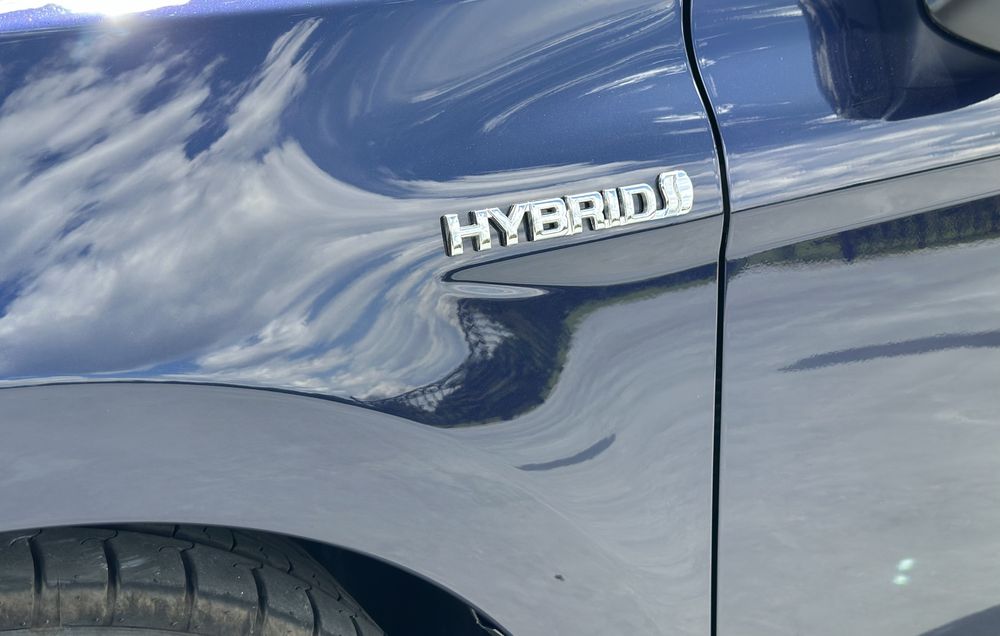 Toyota Camry 2.5 Hybrid 2021 SE