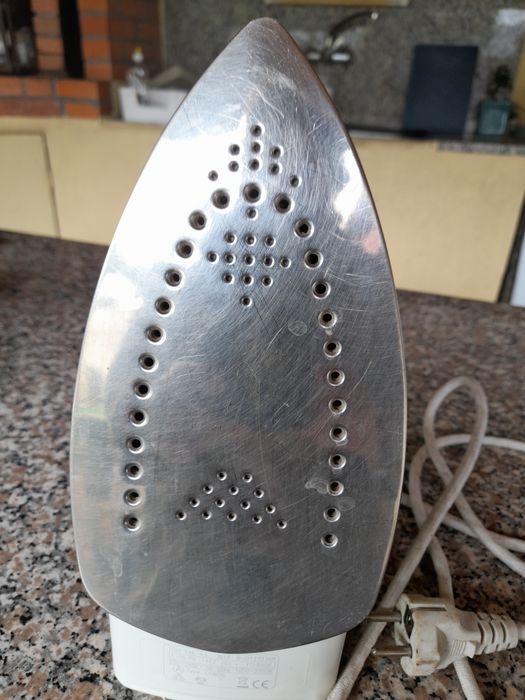 Ferro eléctrico  a vapor