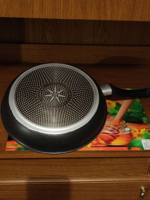 Сковорода  Tefal  32см.