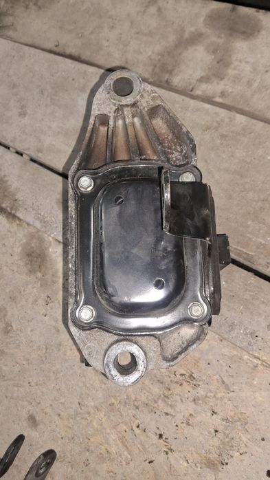 Подушка акпп хондай соната LPI