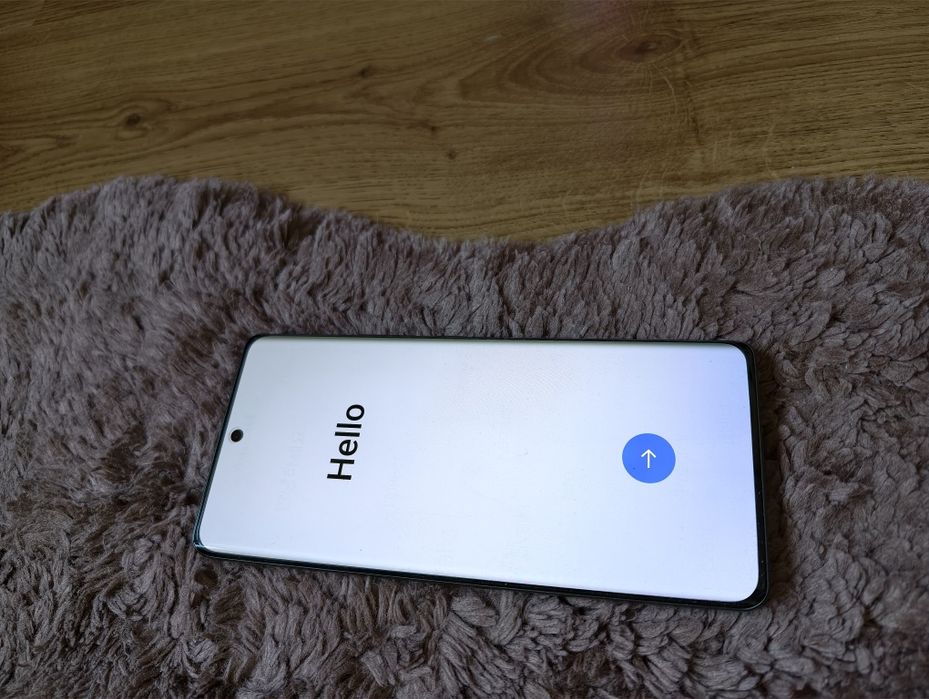 Realme gt6 8gb/256 + ładowarka 120W!