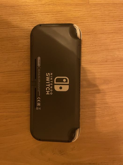 Nintendo Switch lite + mala + jogo
