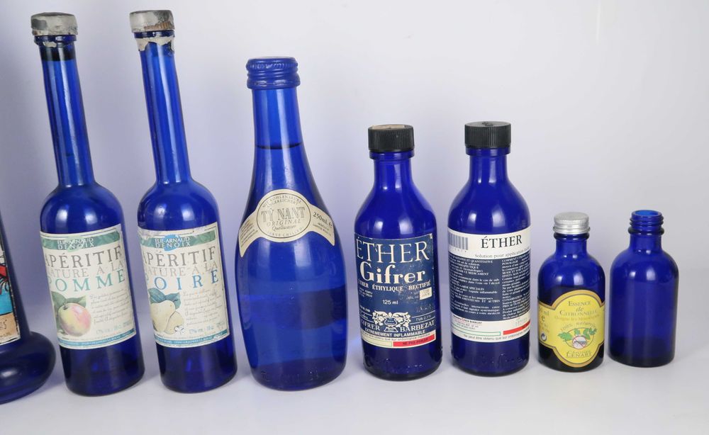 Lote de garrafas antigas azul cobalto