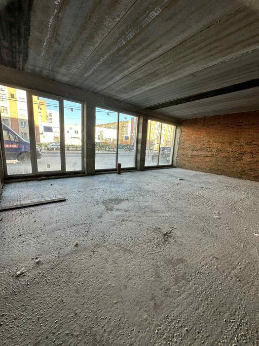 Продається комерційне приміщення