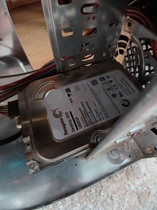 Комп'ютер Vento 8  CHASSIS , за до даткову плату є знарядженя до пк