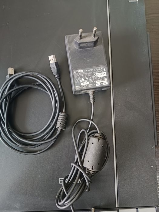 Планшетний сканер Epson Perfection V37