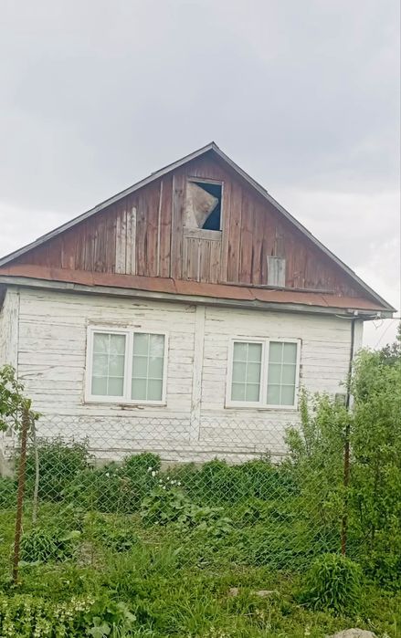 Продам Деревʼяний Дім! Із великою ділянкою, садком, гаражем, сараєм, та літньою кухнею