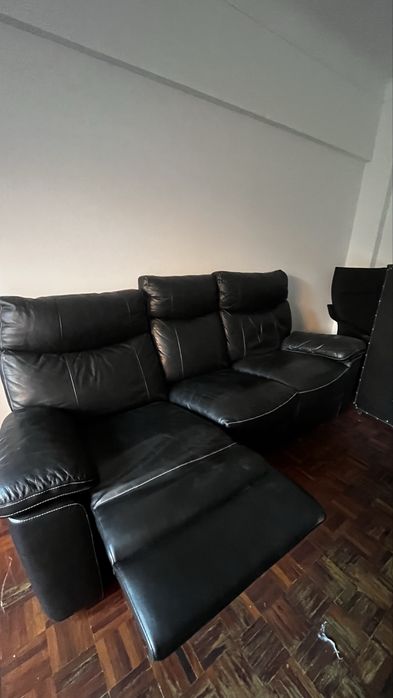 Sofá Preto Pele