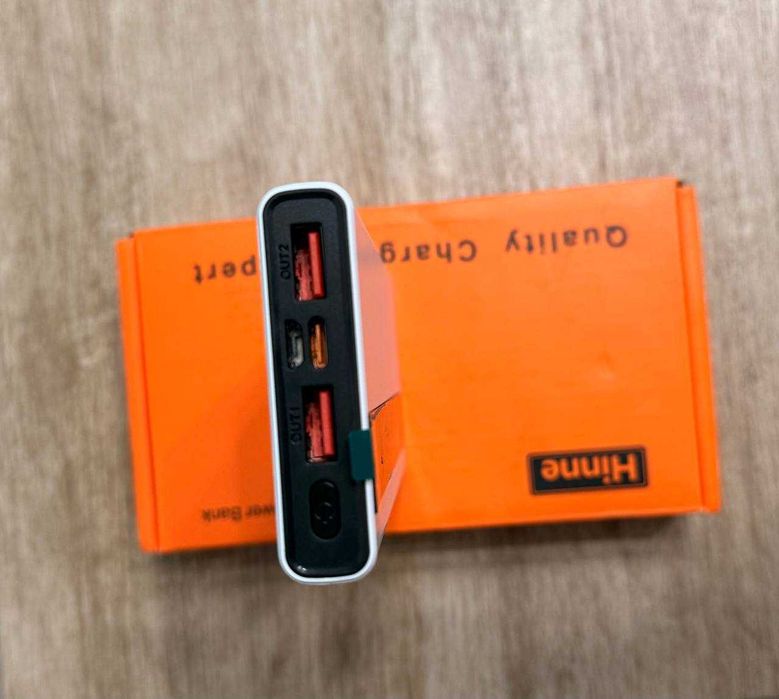 Powerbank Hinne 10000mAh новий білий з LED-дисплеєм