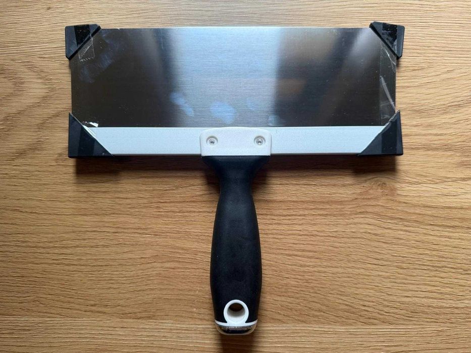 Szeroka szpachla do gładzi sztablatury ze stali, ergonomiczna, 254 mm