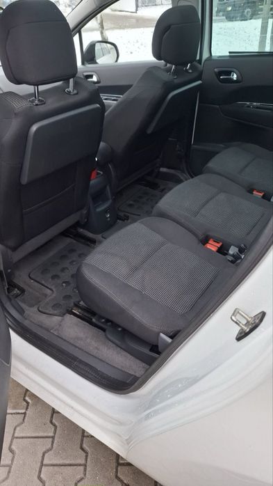 Пежо 5008 1.6 бензин 12 рік 7 місць