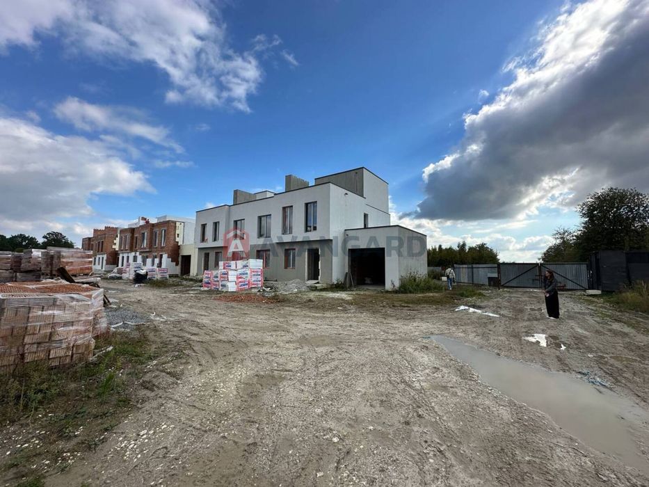 Продаж будинку у котеджному містечку SMARAGD TOWN