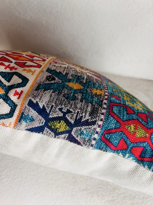 Продаю диванні подушки в асортименті