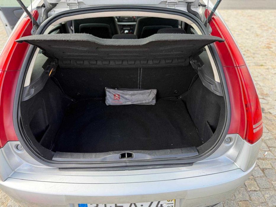 Citroën C4 1.6 HDi Hatchback (5 Portas) de 2007 com possível retoma