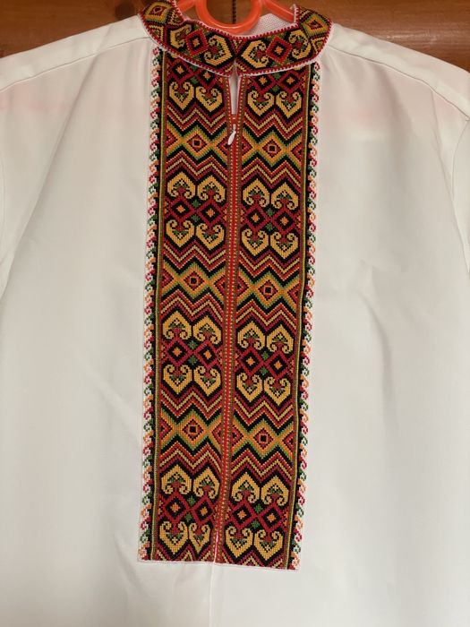 Чоловіча вишиванка, ручна вишивка