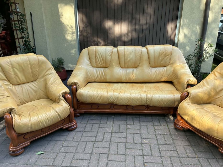 Skórzana kanapa i dwa fotele