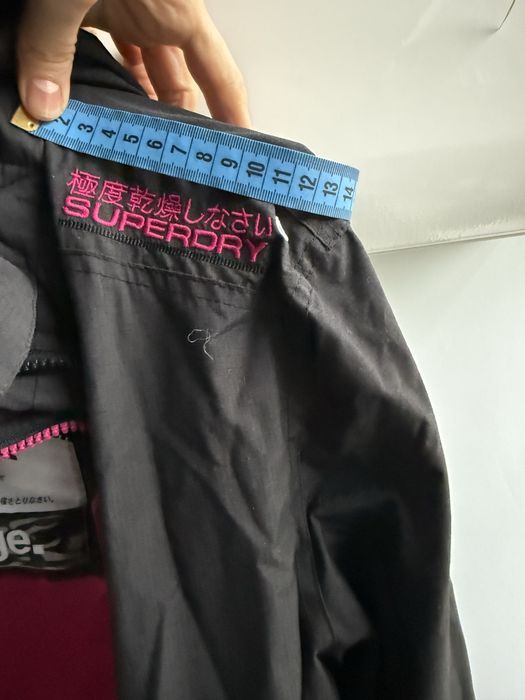 Продам жіночу вітровку Superdry Technical Pop Zip з капюшоном