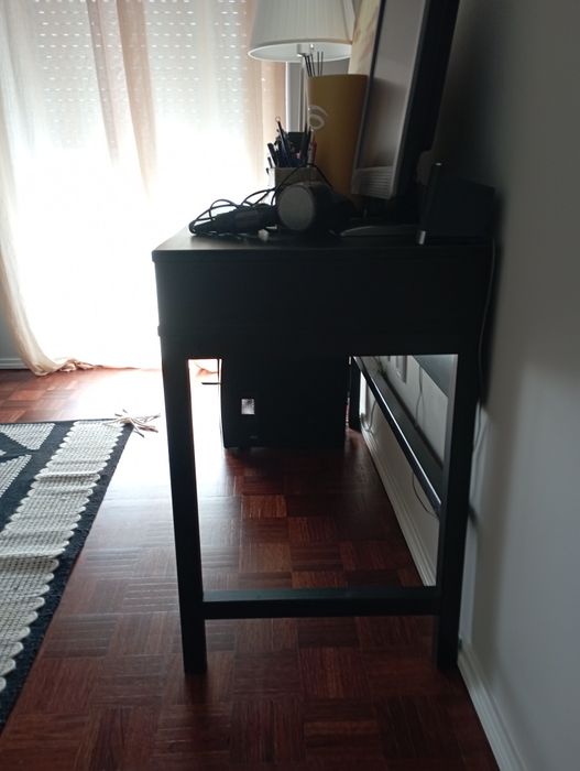 Mesa de escritório preta IKEA