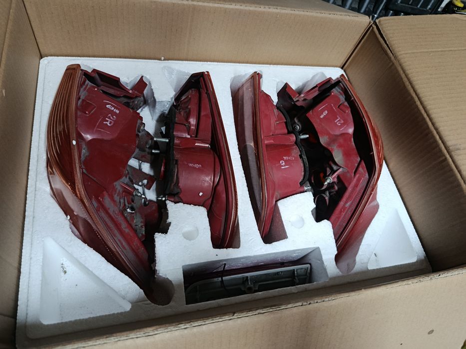 Зандние фанари Ланцер 10