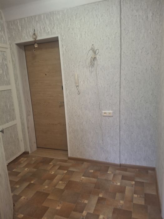 Сдам  однокомнатную на шевчеке 5 этаж