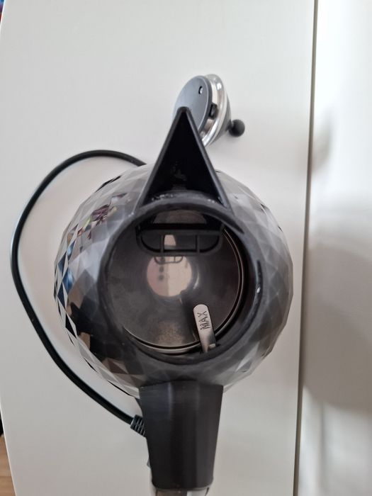 Czajnik elektryczny DeLonghi Brillante czarny