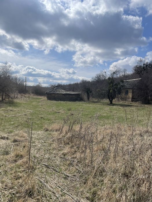 Продам ділянку в передмістті