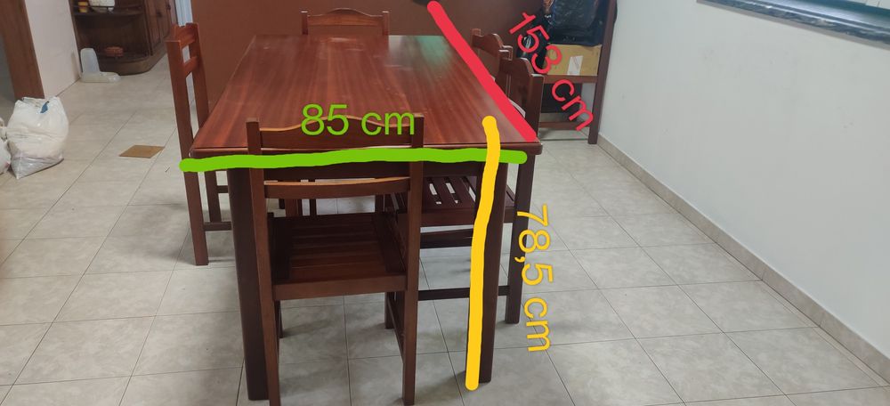Mesa de Jantar em Madeira + cadeiras