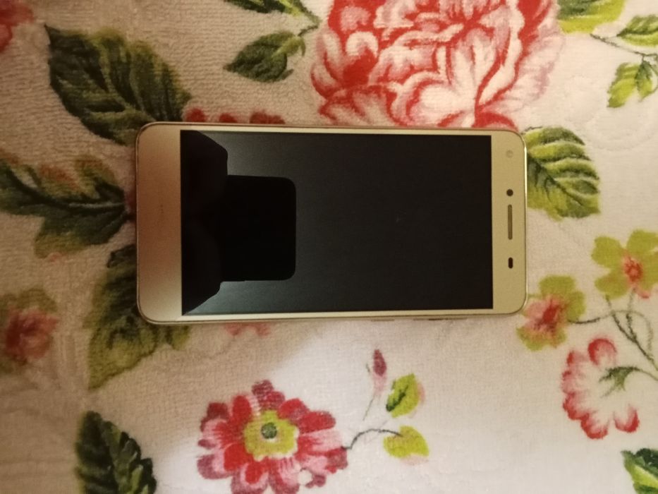 Продам телефон huawei cun u29