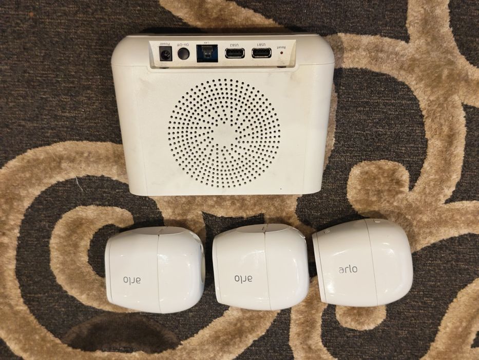 Netgear Arlo PRO 2 - 3 cameras mais hub/estação/router