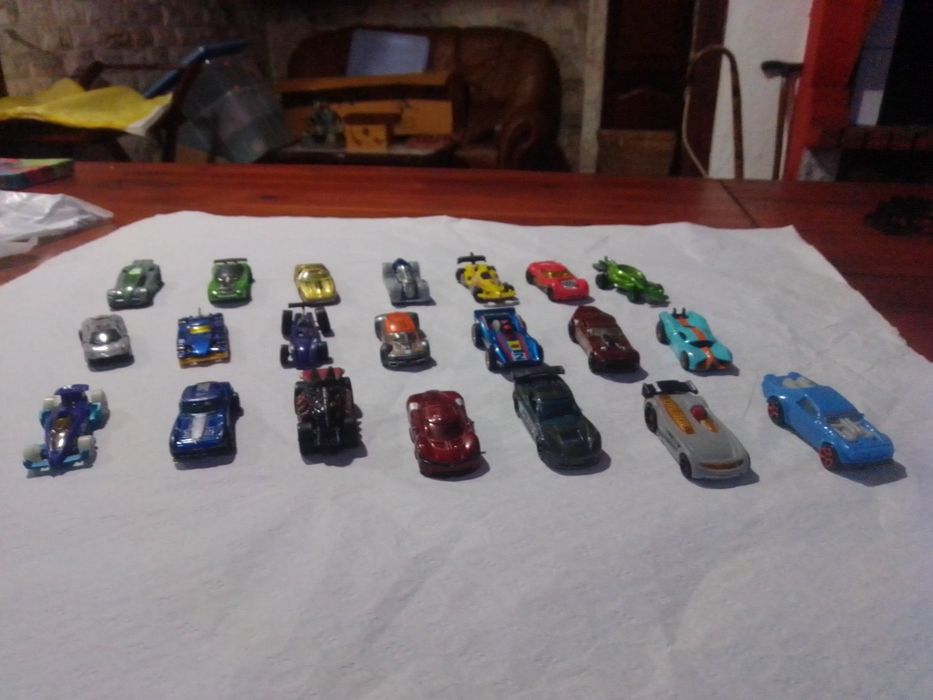 Carrinhos miniatura antigos