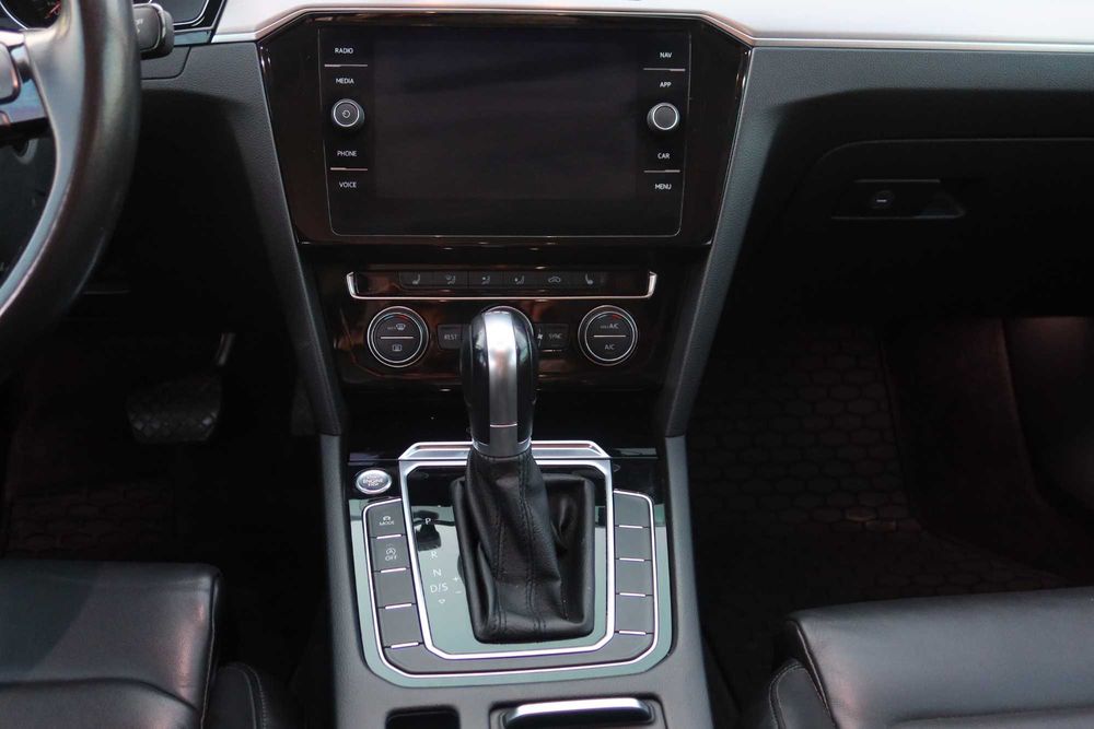 автомобіль passat b8 2017 р