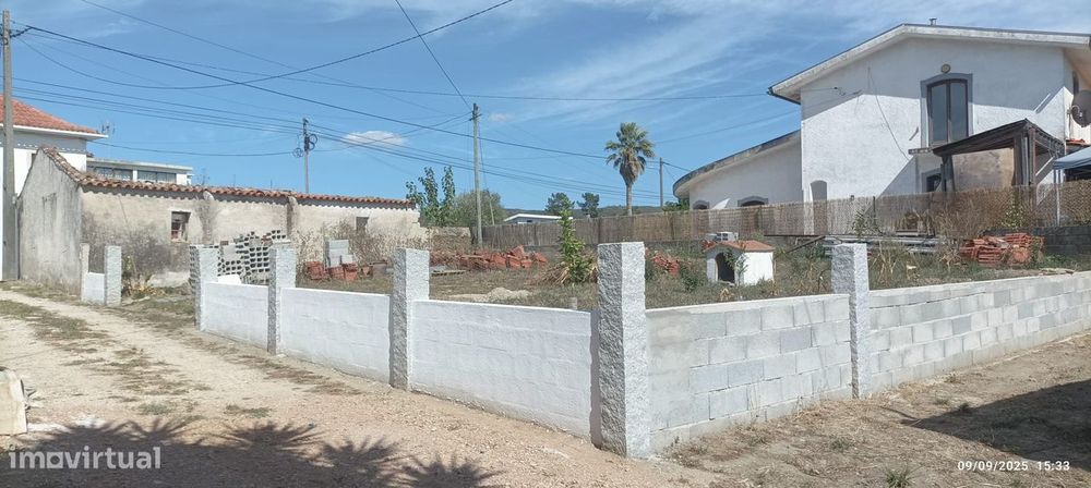 Casa para recuperar, com terreno, na Vendinha, Vila Nova de Poiares — Poiares (Santo André), Coimbra