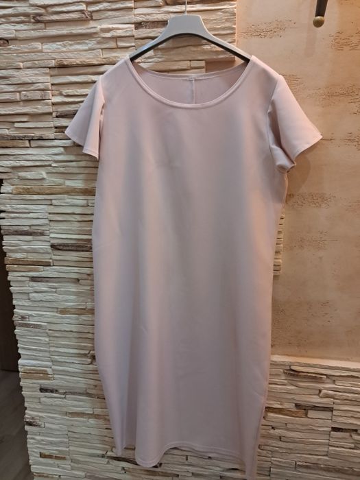 Sukienka piękna puder róż