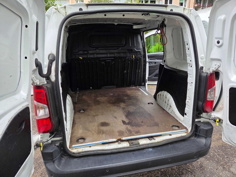 Sprzedam  Citroën Berlingo 2020 r.  niski przebieg 069165km