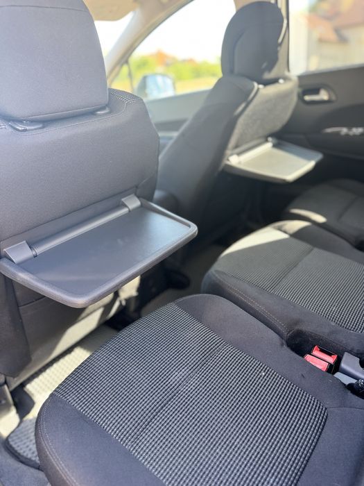 Peugeot 5008 2011
