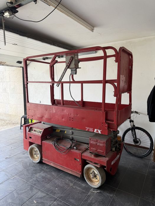 Aluga-se plataforma elevatoria488937528639498241