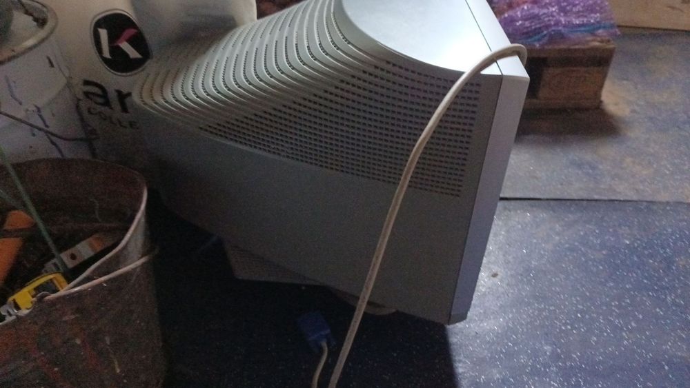 Прдам монитор LG Flatron ezT710PH