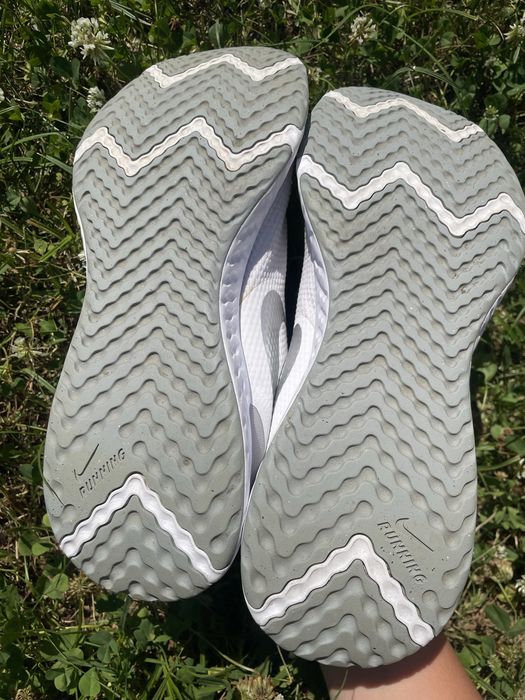 Кросівки Nike Revolution 5