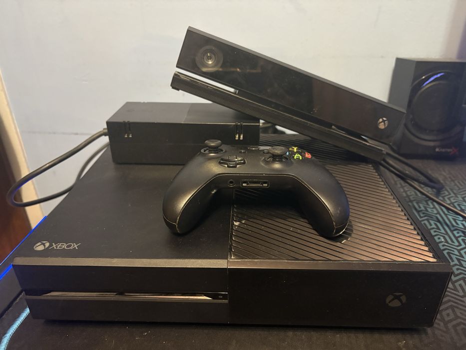 Xbox One 500GB +Kincect +Pad