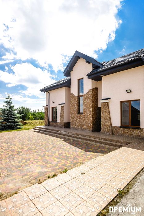 Продаж 2-х будинків Козлин