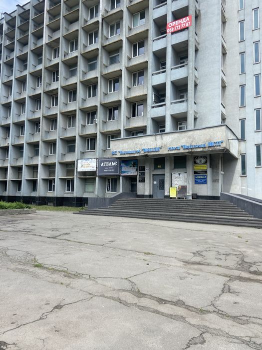 Здача в оренду офісних приміщень на Виставці