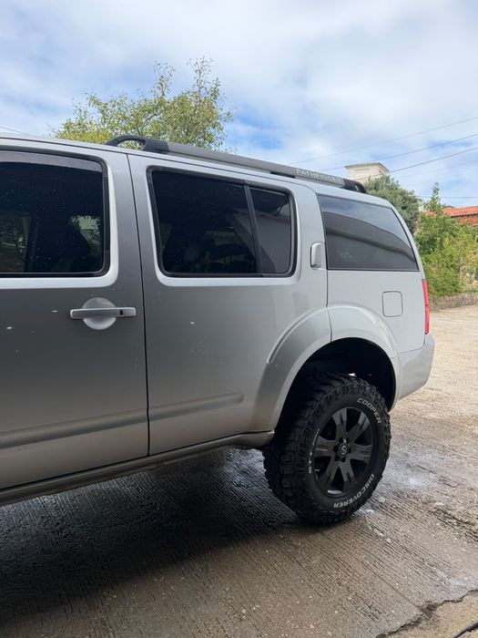 Nissan Pathfinder - 7 Lugares