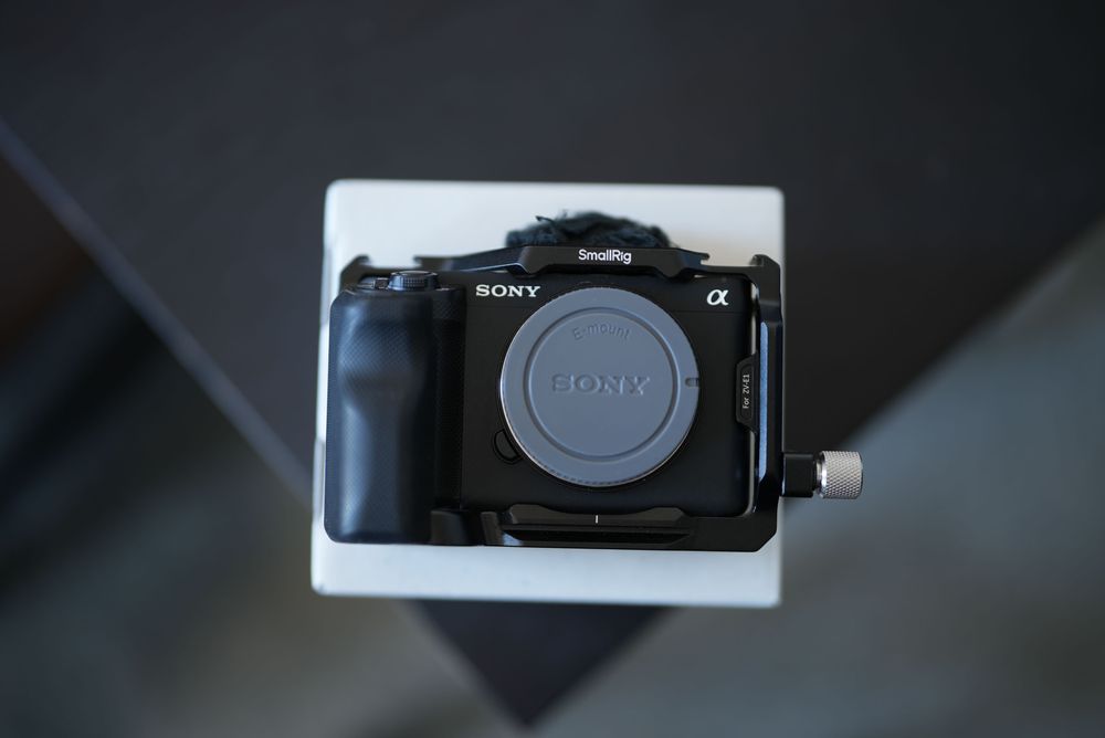 Sony ZV E1 - Full Frame + Cage Smallrig