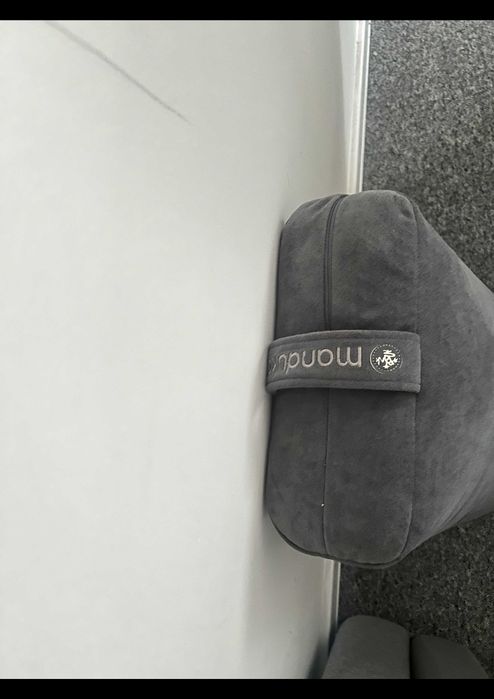 Bolster / wałek do jogi Manduka Enlight Rectangular Thunder szary